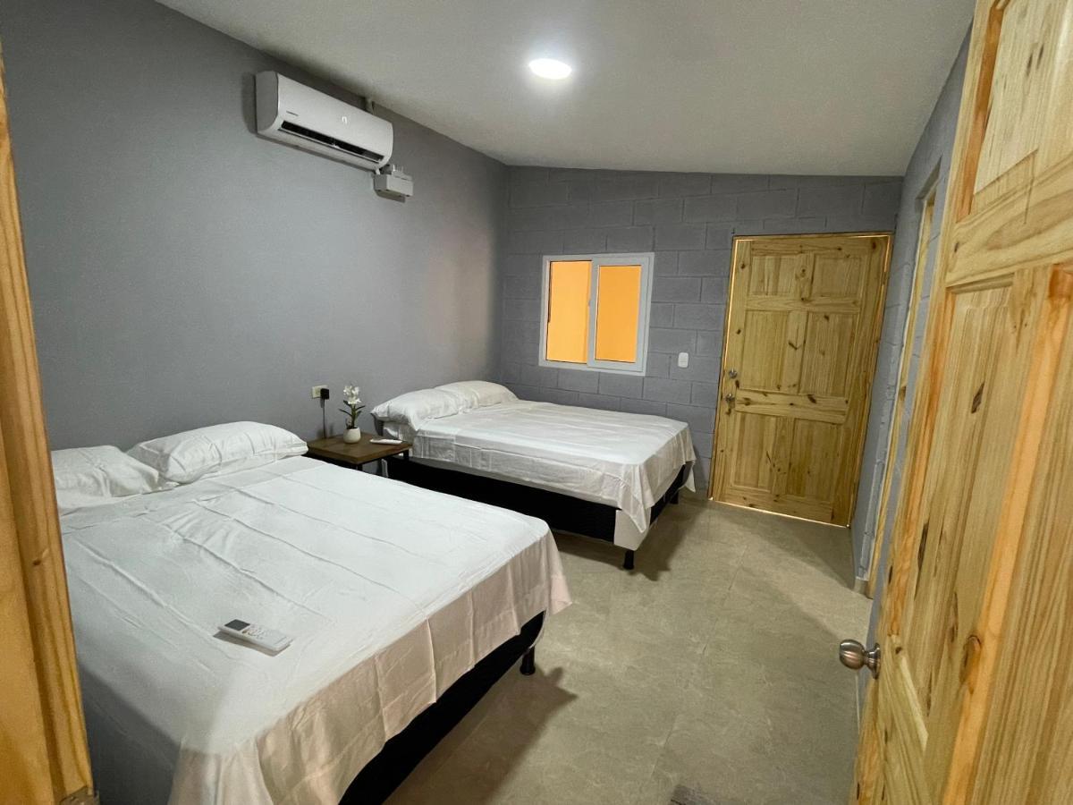 Hostal Camila'S Tamanique Luaran gambar