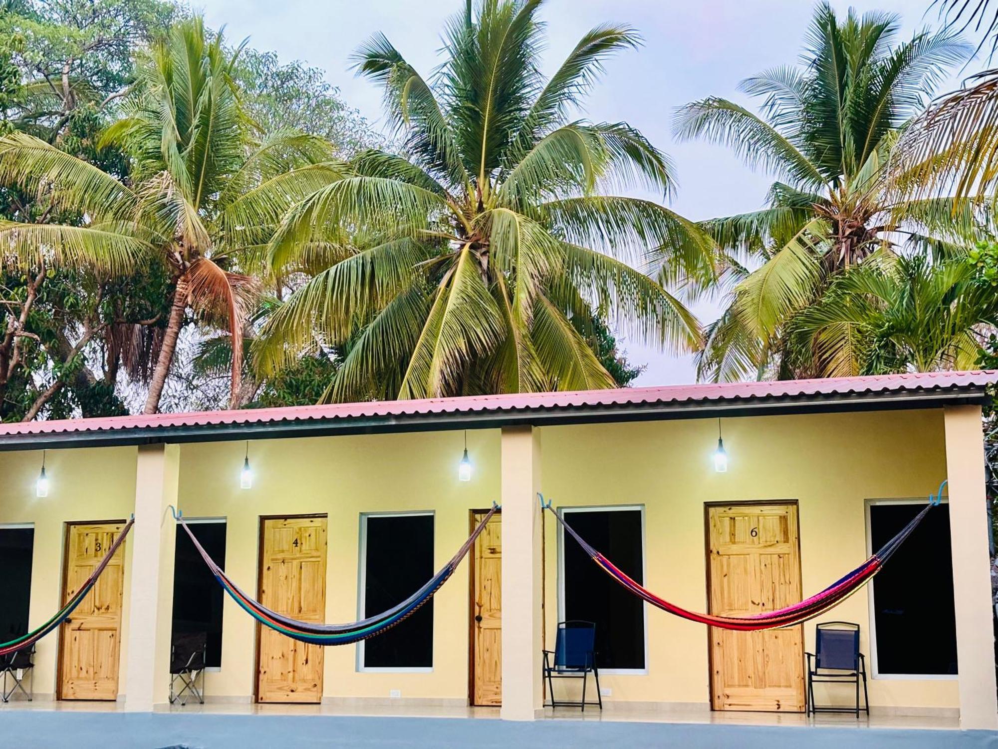 Hostal Camila'S Tamanique Luaran gambar