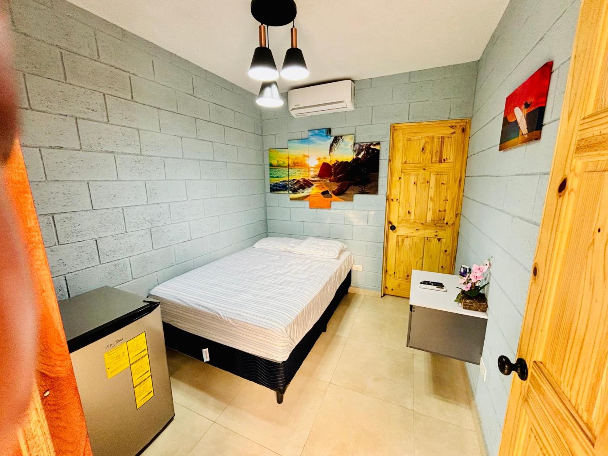 Hostal Camila'S Tamanique Luaran gambar