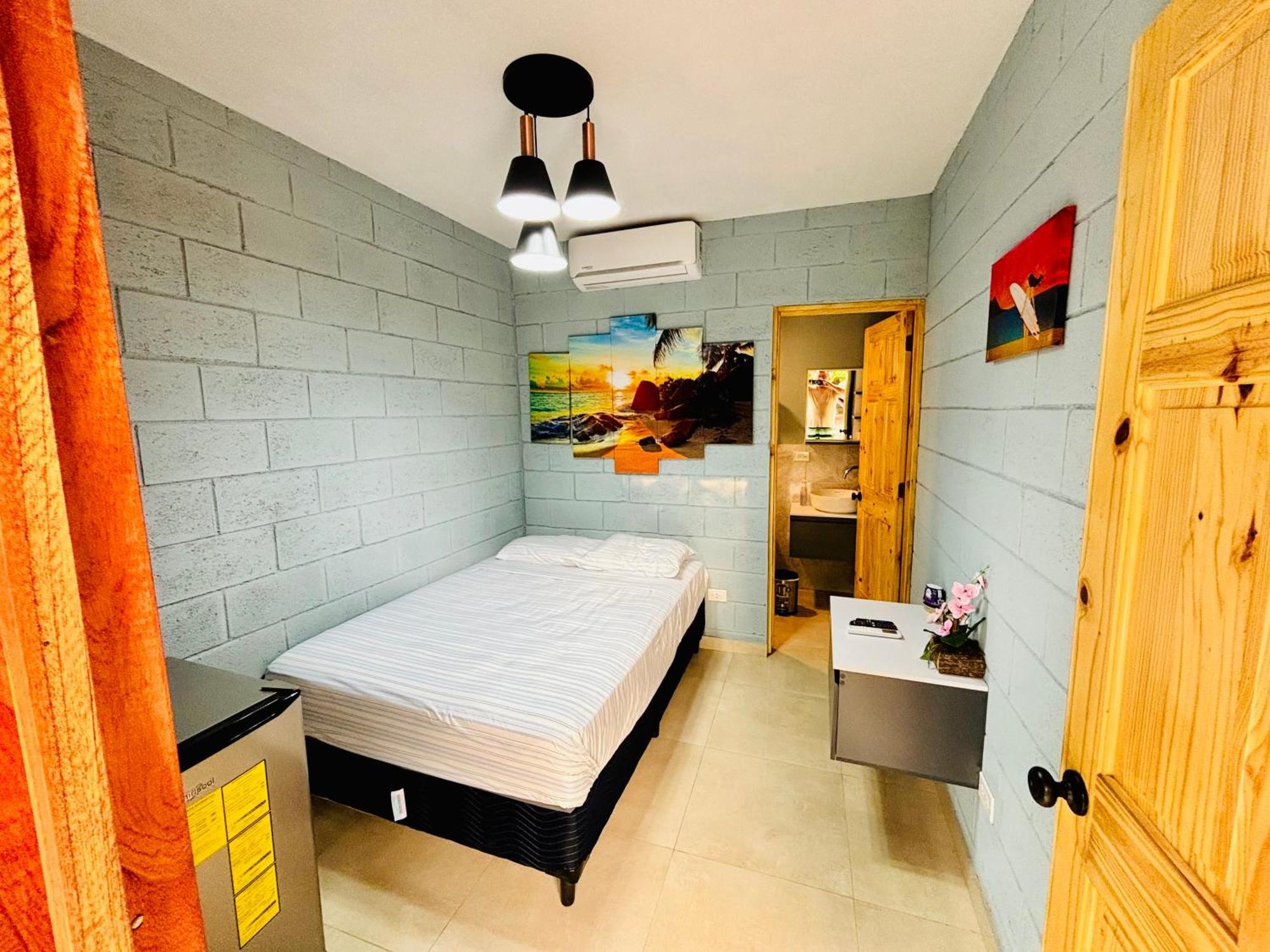 Hostal Camila'S Tamanique Luaran gambar