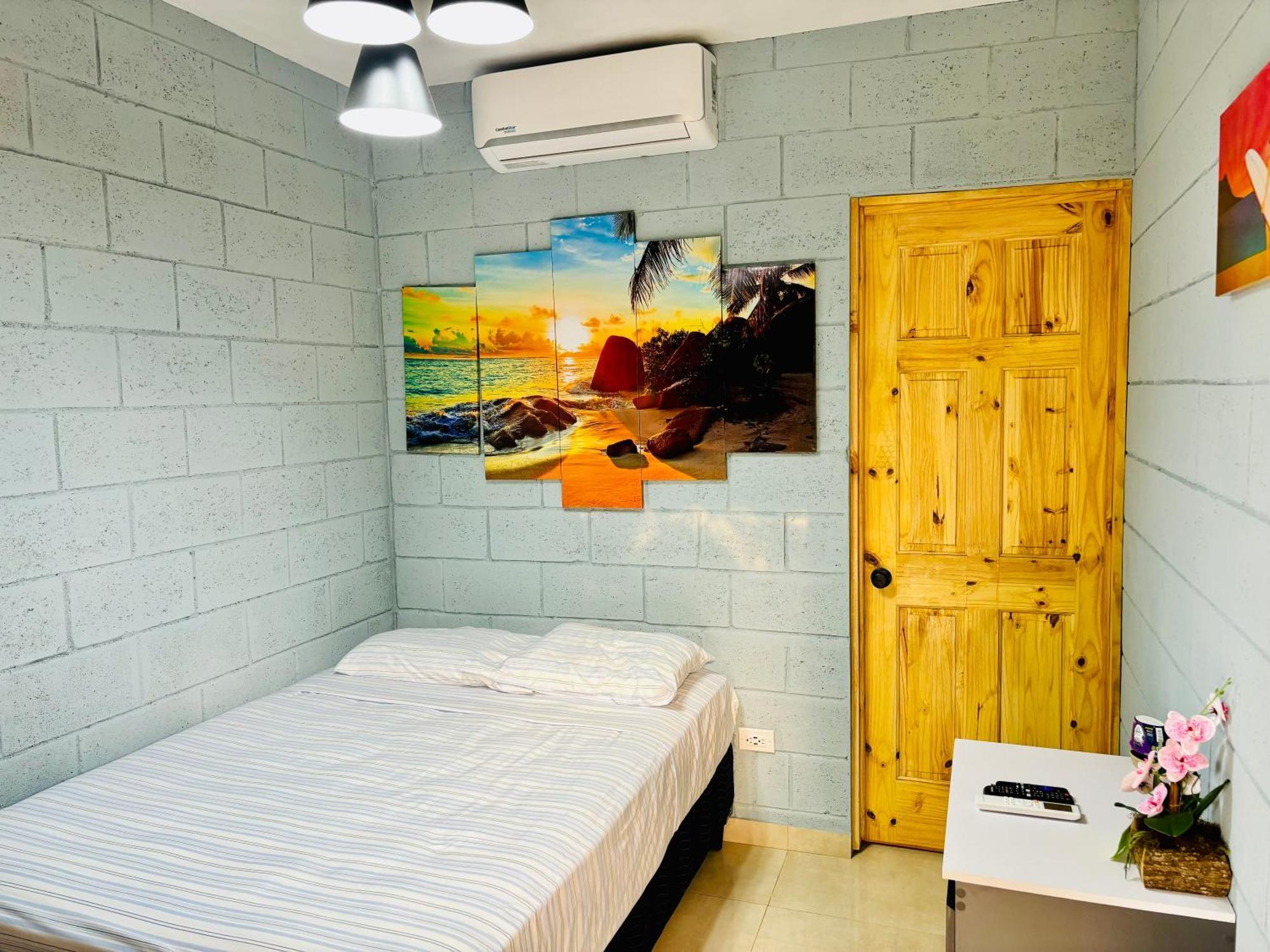 Hostal Camila'S Tamanique Luaran gambar