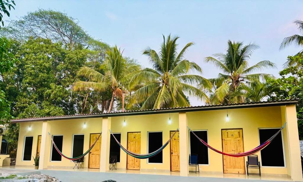 Hostal Camila'S Tamanique Luaran gambar