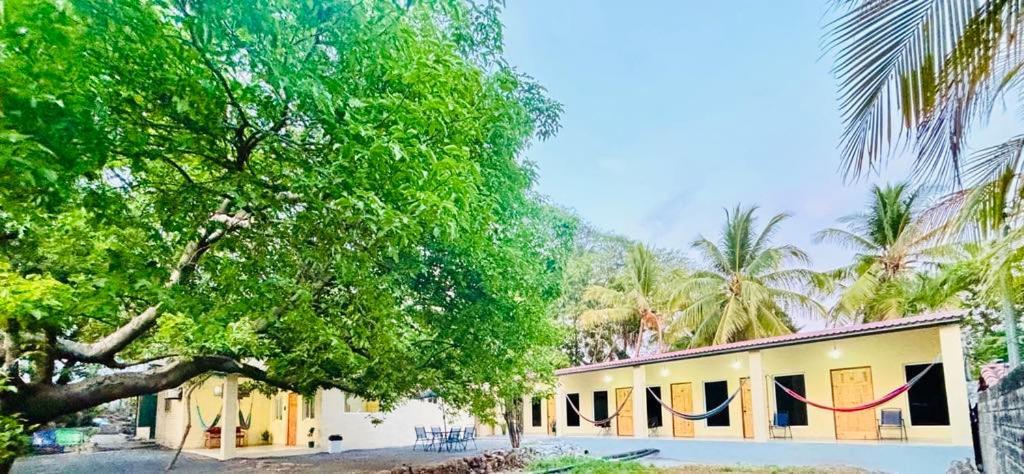 Hostal Camila'S Tamanique Luaran gambar