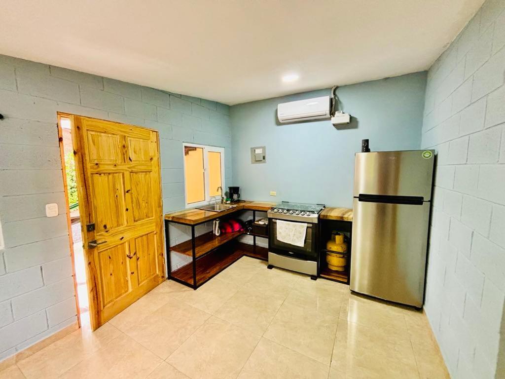 Hostal Camila'S Tamanique Luaran gambar